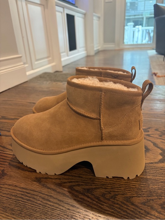 UGG Shoes - UGG Women’s Mini Heeled Boots - Chestnut Size 8 - NEVER WORN